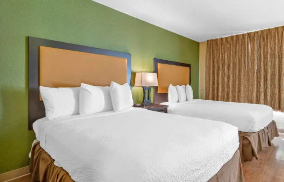Studio Suite - 2 Full Beds
