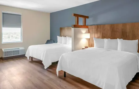 Superior Suite - 1 Queen Bed