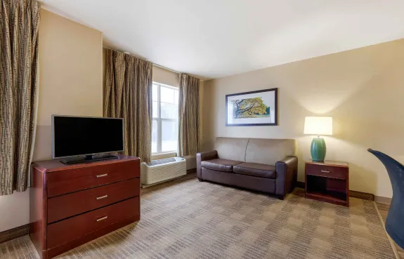 Deluxe Studio - 1 Full Bed