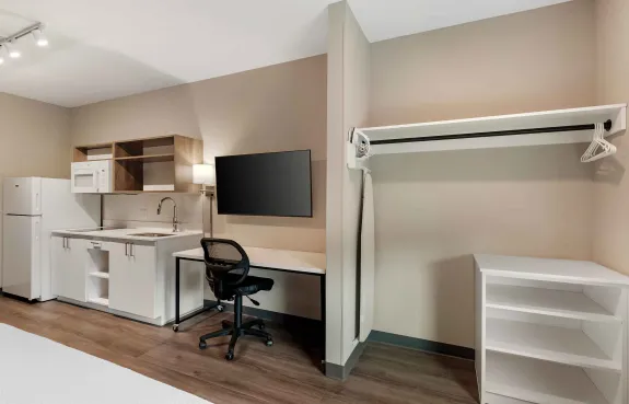Studio Suite - 1 Queen Bed