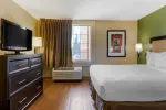 1 Bedroom Suite - 1 Queen Bed