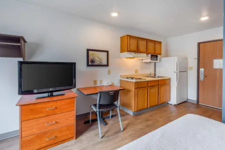 Studio Suite - 1 Full Bed